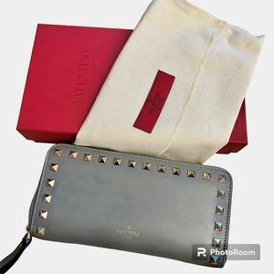 VALENTINO GARAVANI PURSE LW2P0645BOL GALAVANI STUDS ZIP AROUND LEATHER BLUE